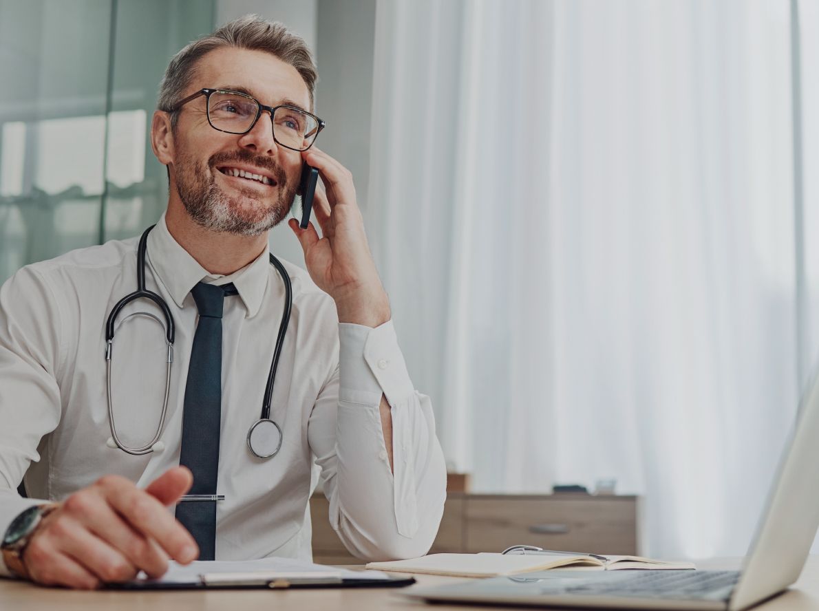 Professor-level German physician in a clinic, representing Medcabinet’s expert network